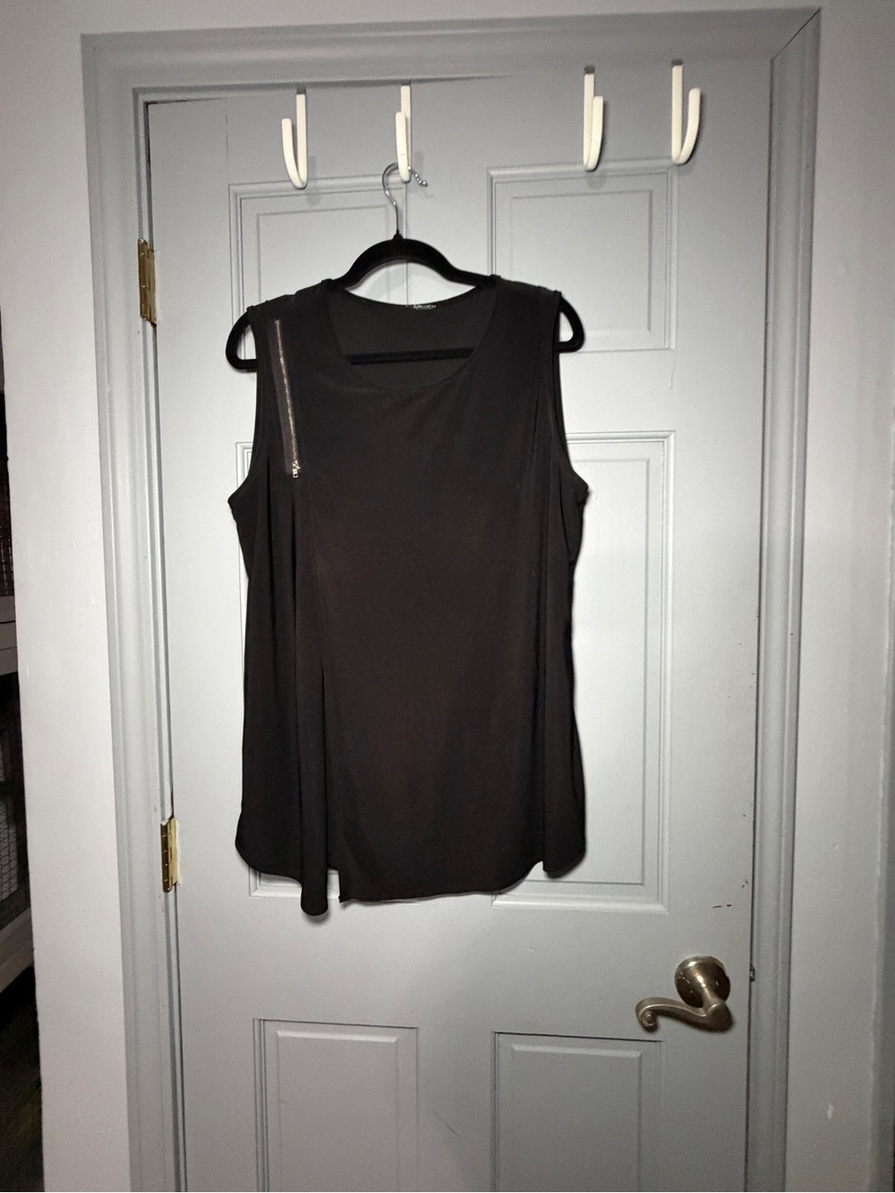 Women’s Black Sleeveless Zip-Accent Top
